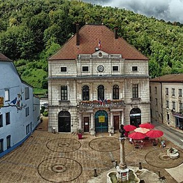 Fontaine de lhôtel de ville de Moirans-en-Montagne