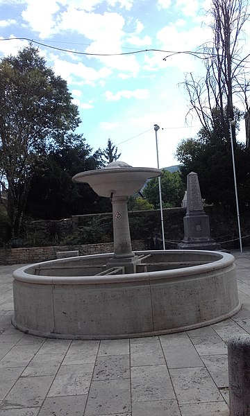 Fontaine de Méounes-lès-Montrieux