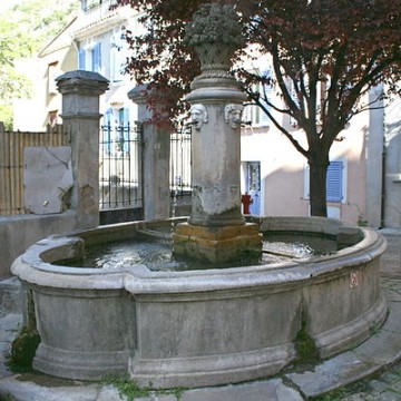 fontaine de meounes les montrieux