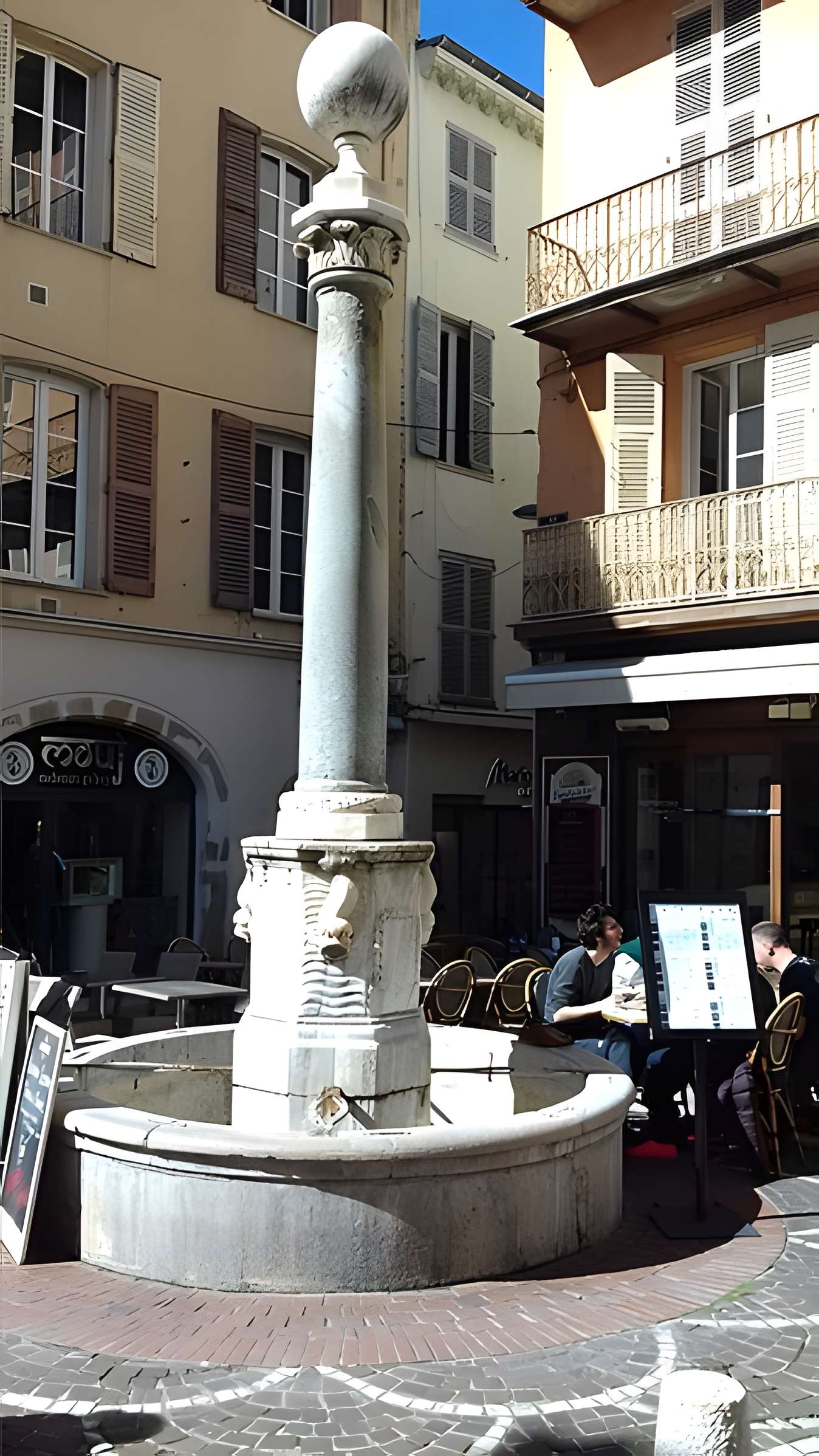 Fontaine de Vence à Antibes