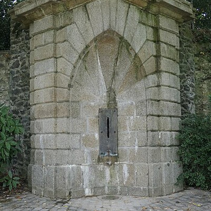 Photo de Fontaine des Trois Croix de Laval