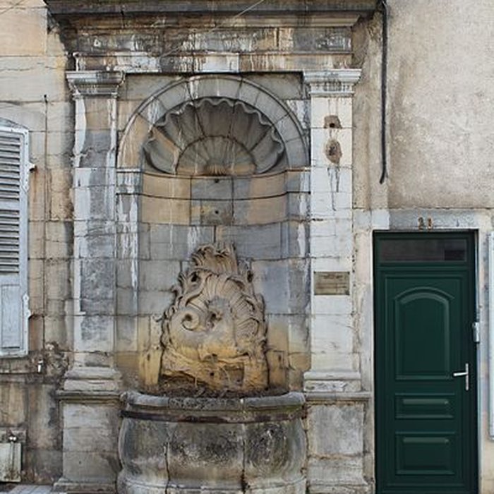 Photo de Fontaine du Cheval Marin de Poligny