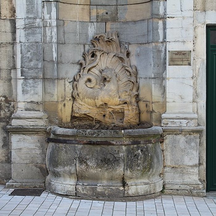 Photo de Fontaine du Cheval Marin de Poligny