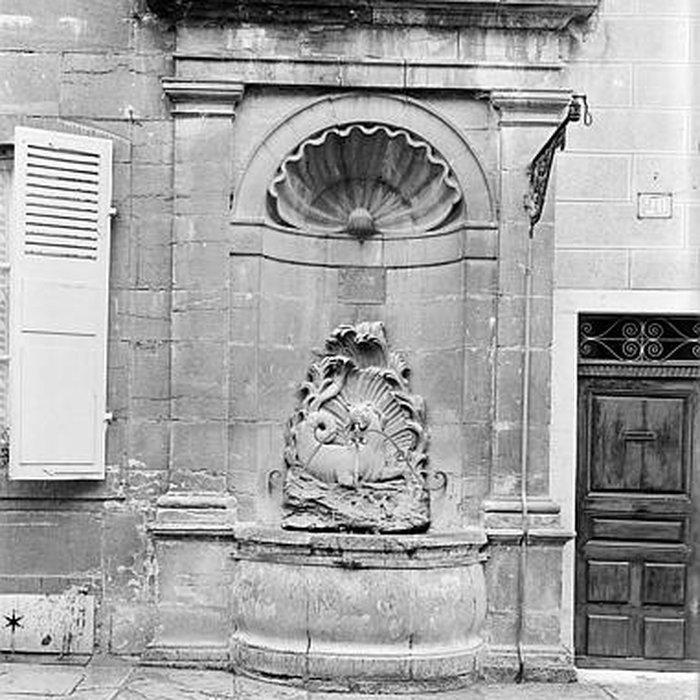 Photo de Fontaine du Cheval Marin de Poligny