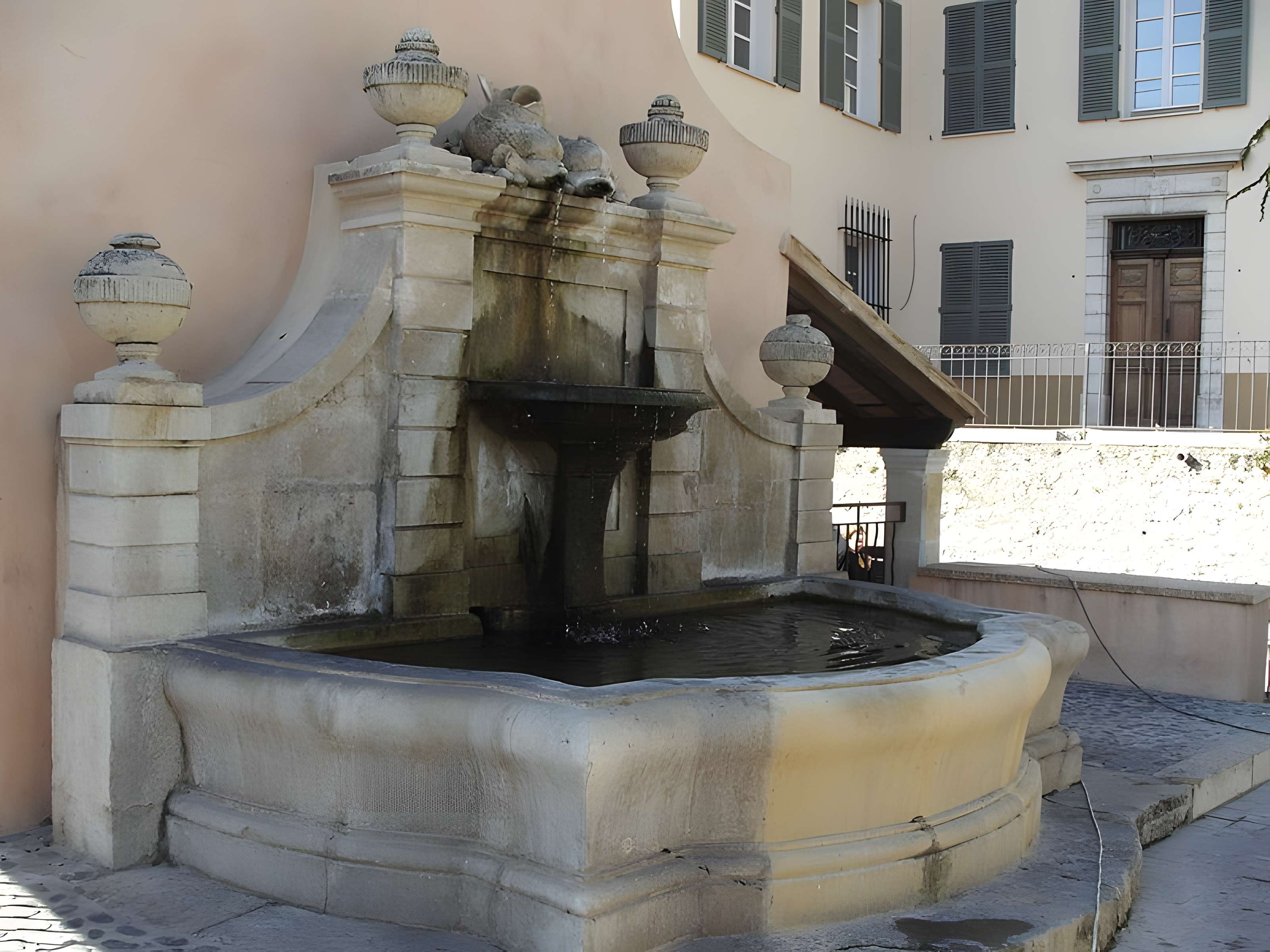 Fontaine du lavoir de Cotignac 