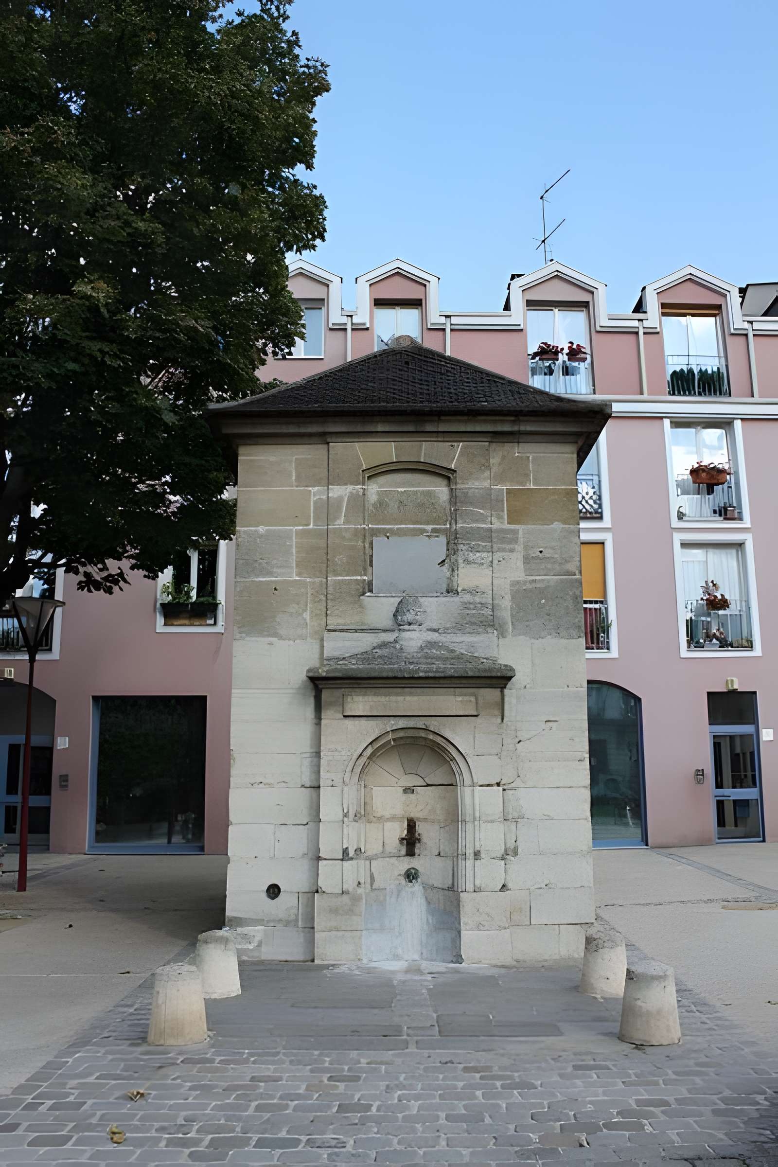 Fontaine du Pré-Saint-Gervais 