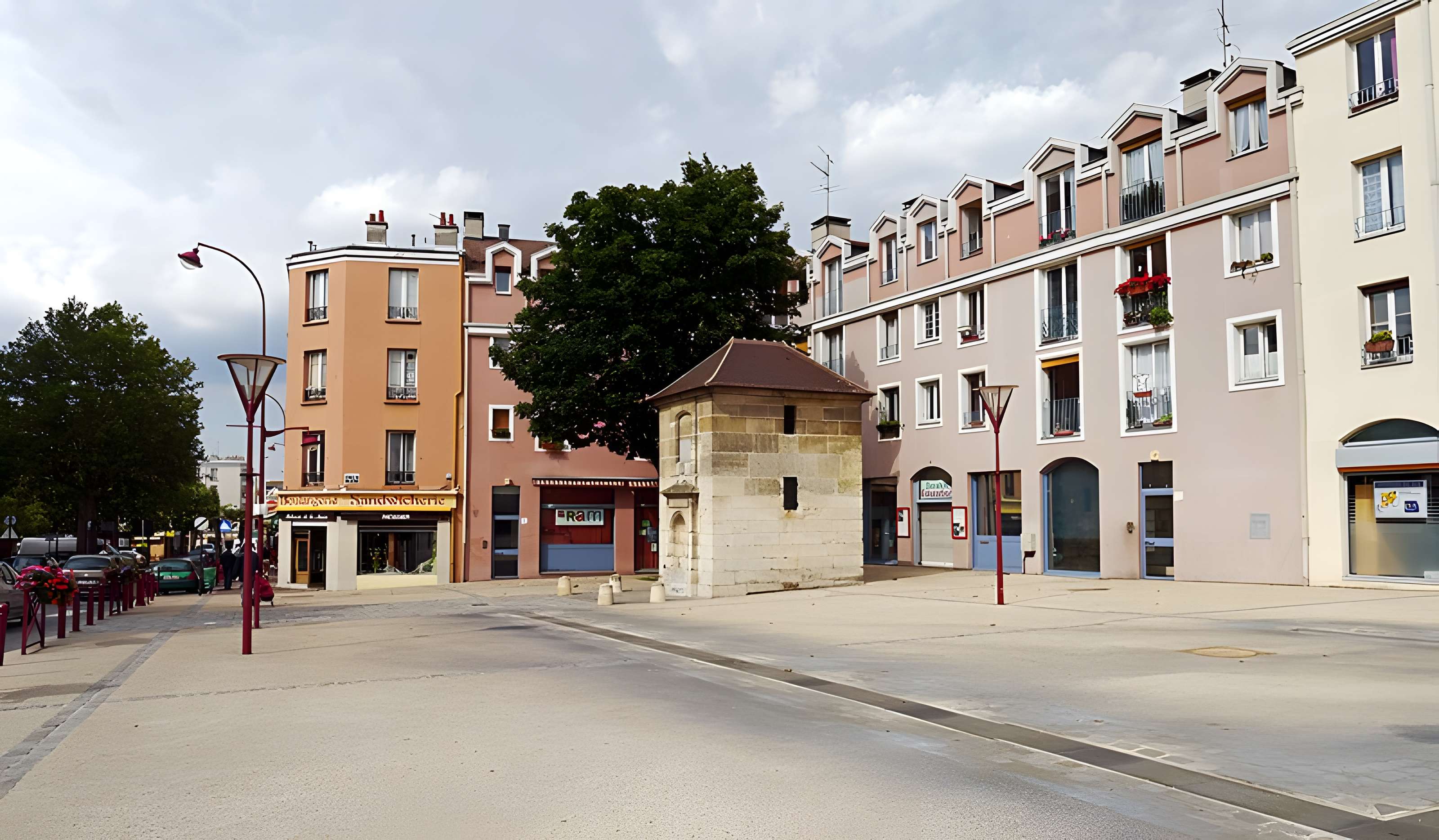 Eaux du Pré-Saint-Gervais : Fontaine du Pré-Saint-Gervais