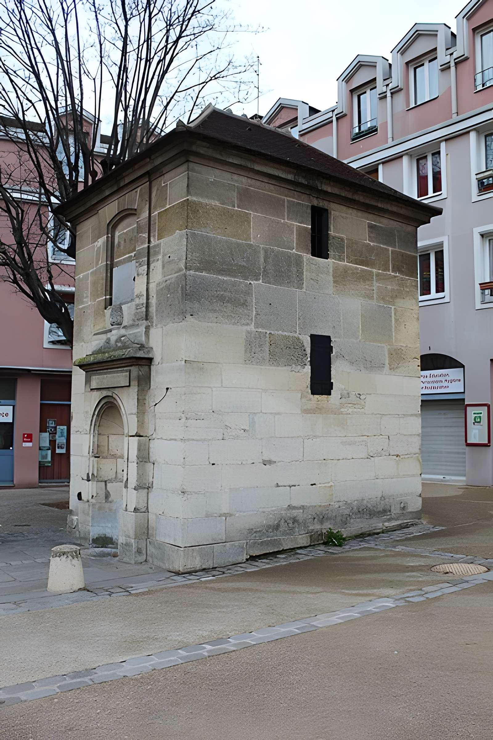 Eaux du Pré-Saint-Gervais : Fontaine du Pré-Saint-Gervais
