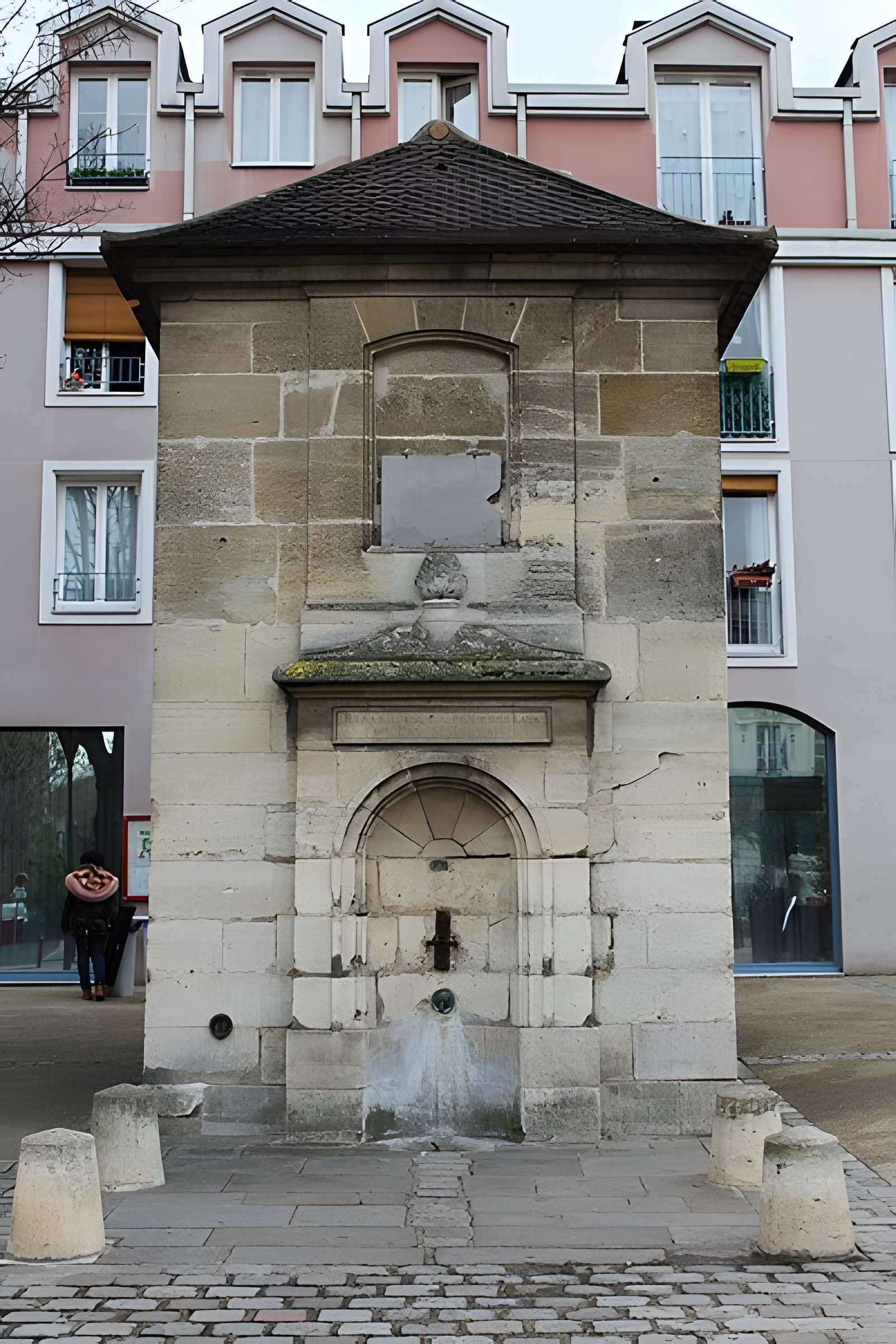 Eaux du Pré-Saint-Gervais : Fontaine du Pré-Saint-Gervais