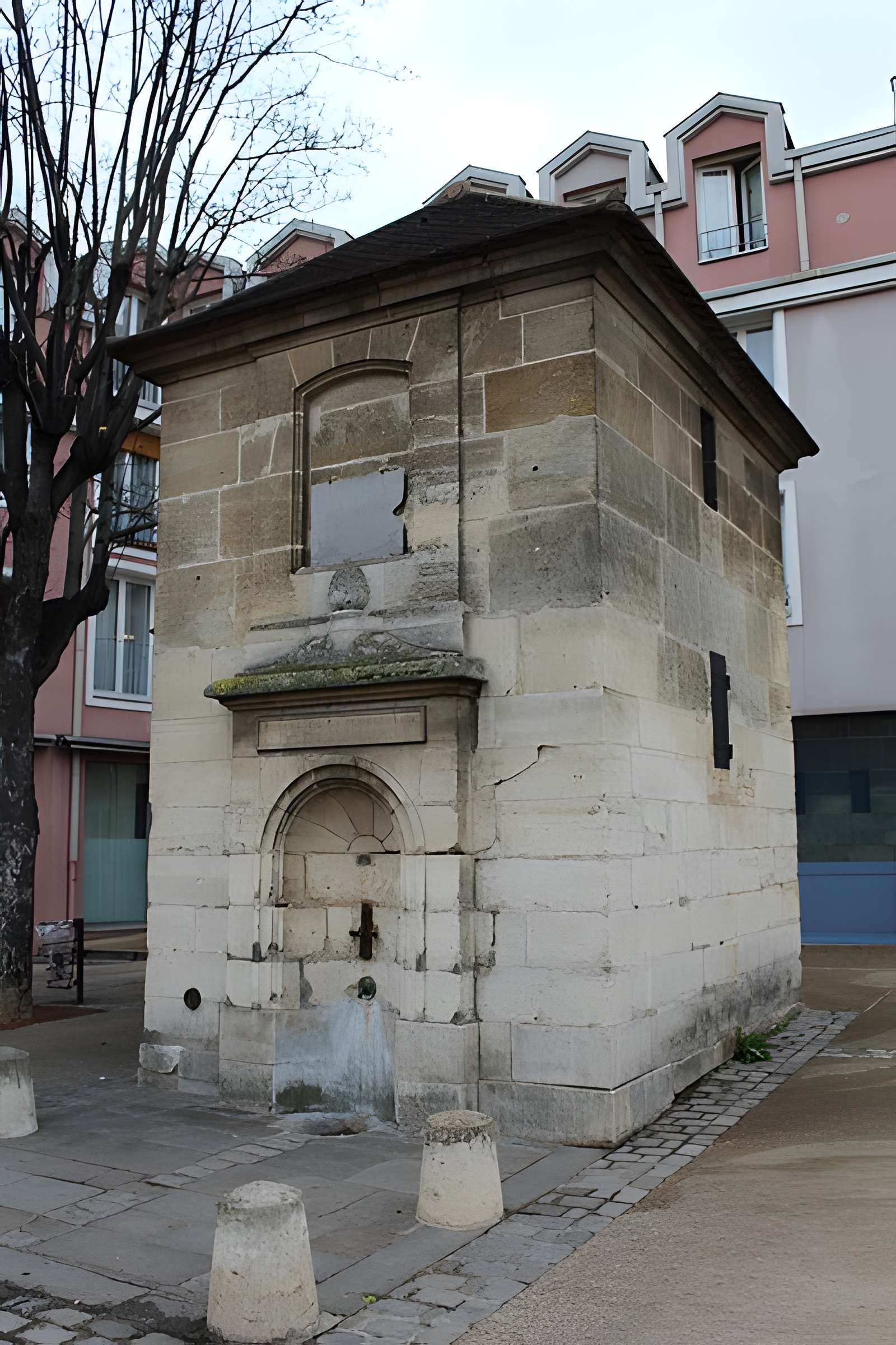 Eaux du Pré-Saint-Gervais : Fontaine du Pré-Saint-Gervais