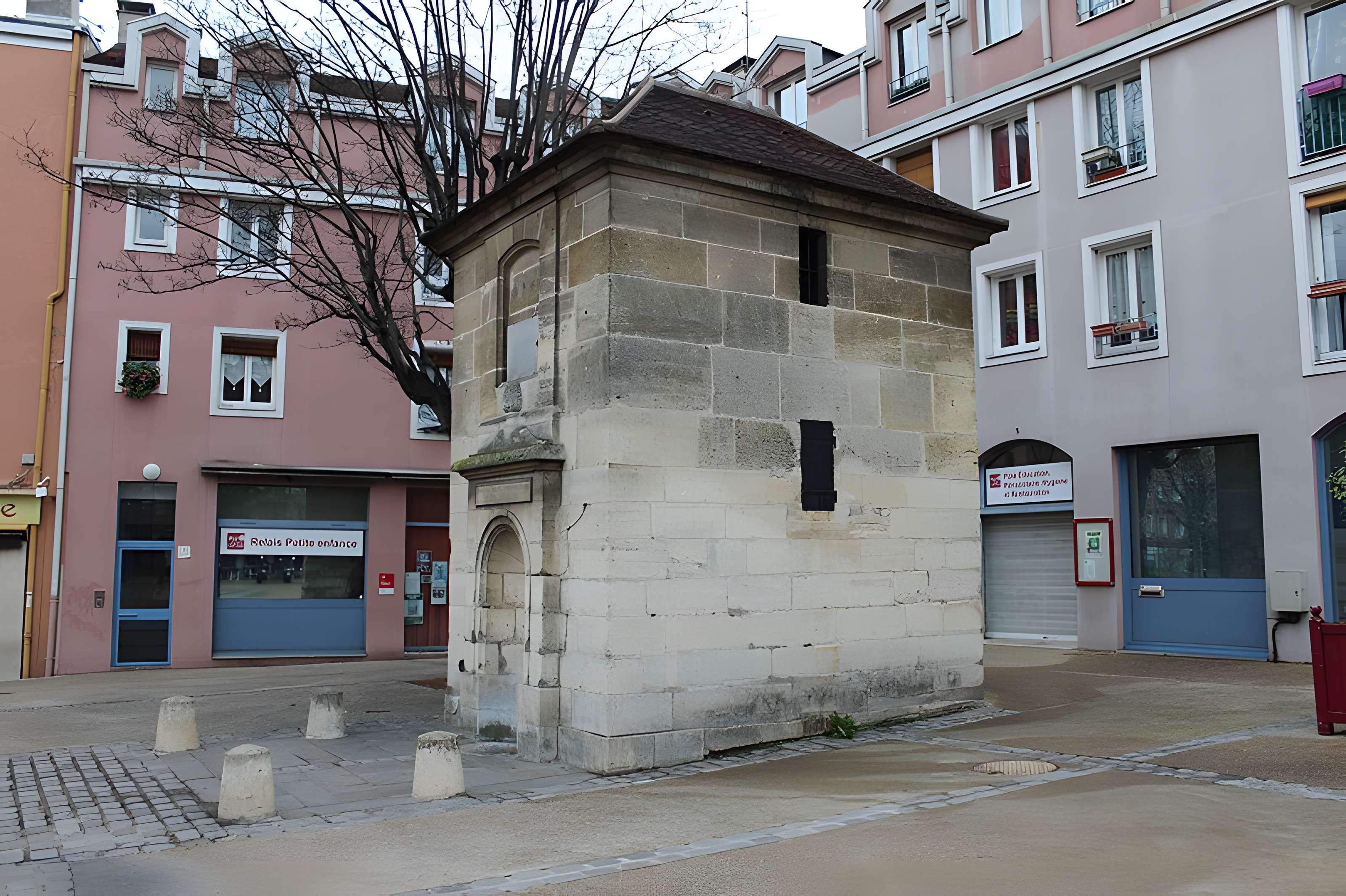 Eaux du Pré-Saint-Gervais : Fontaine du Pré-Saint-Gervais