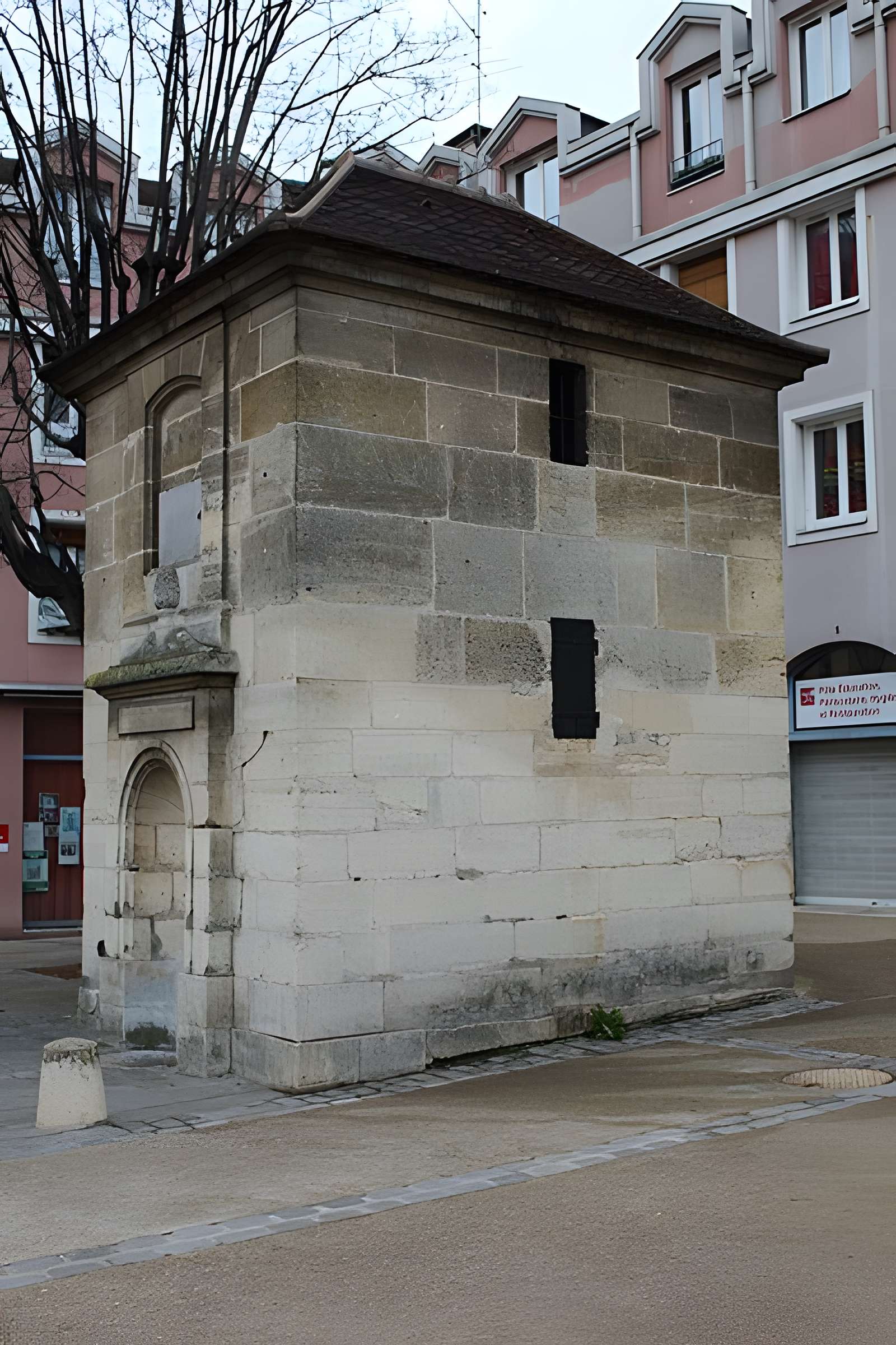 Eaux du Pré-Saint-Gervais : Fontaine du Pré-Saint-Gervais