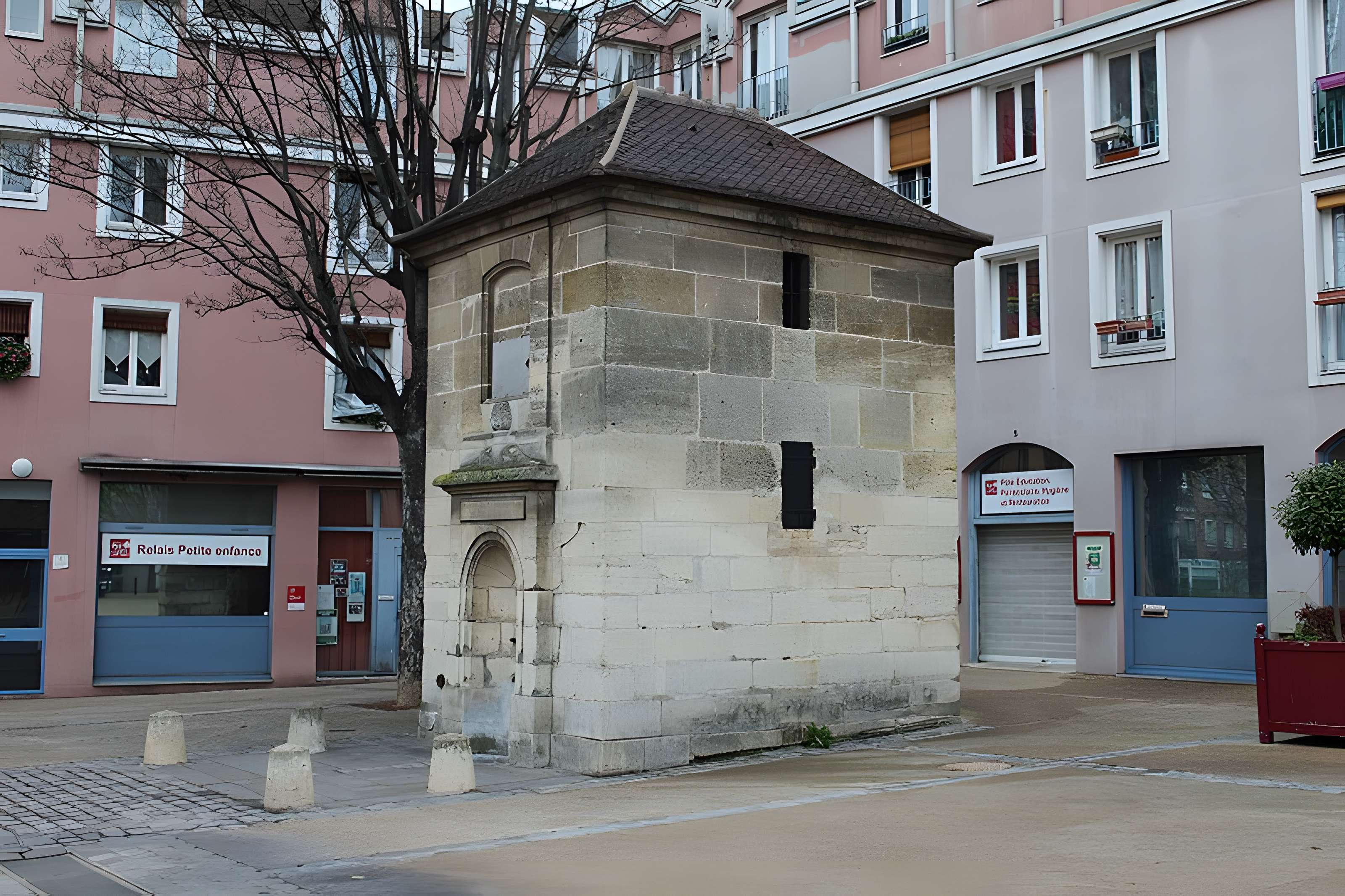 Eaux du Pré-Saint-Gervais : Fontaine du Pré-Saint-Gervais