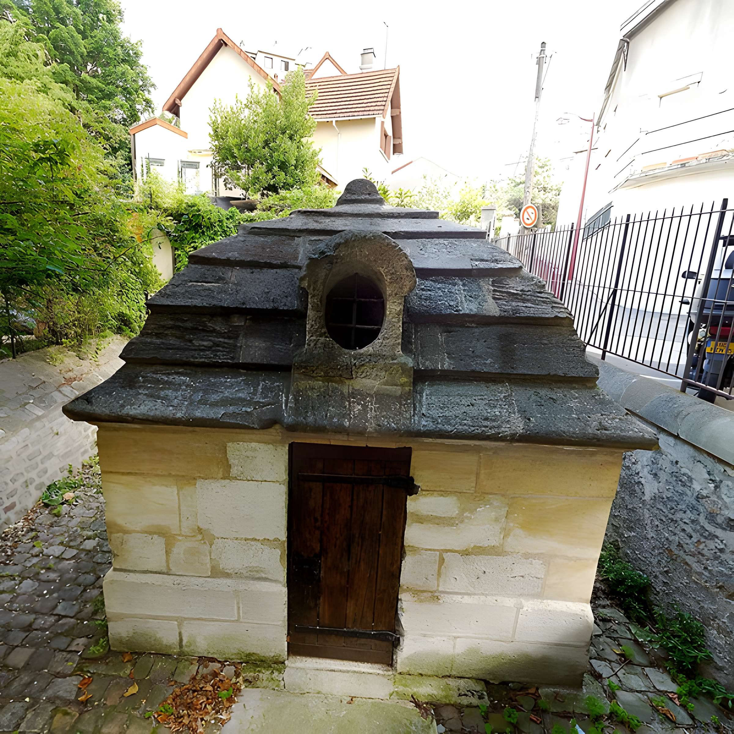 Eaux du Pré-Saint-Gervais : Fontaine du Pré-Saint-Gervais