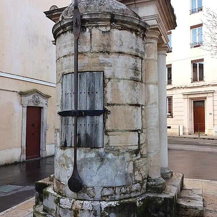 Photo de Fontaine du Taurobole à Lyon