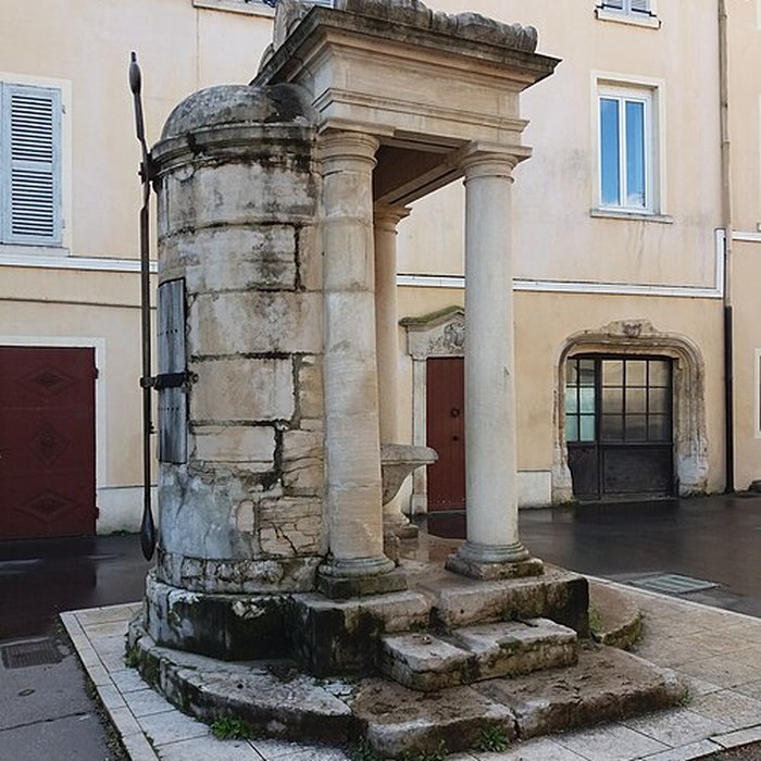 Photo de Fontaine du Taurobole à Lyon