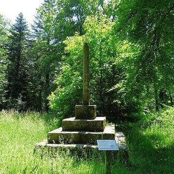 Fontaine et calvaire de Saint-Conval dHanvec