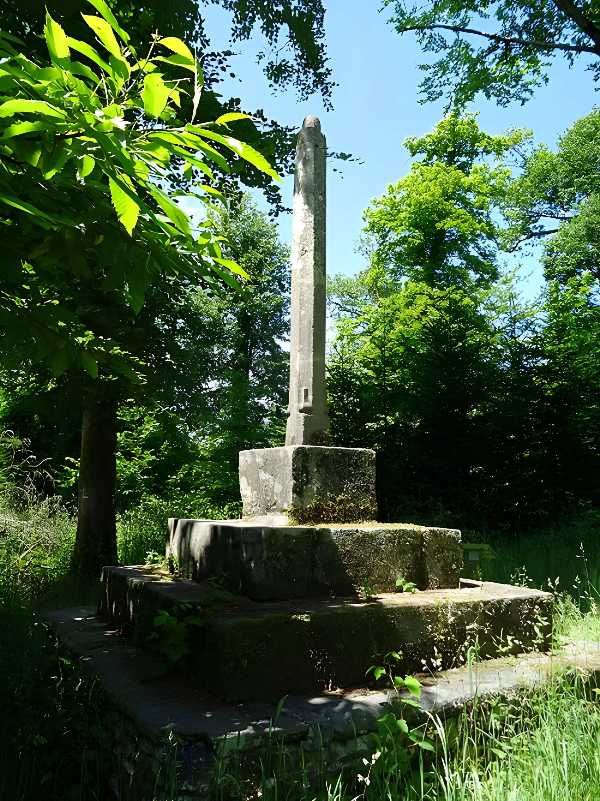 Fontaine et calvaire de Saint-Conval d'Hanvec