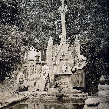 Fontaine et calvaire du Drennec de Clohars-Fouesnant