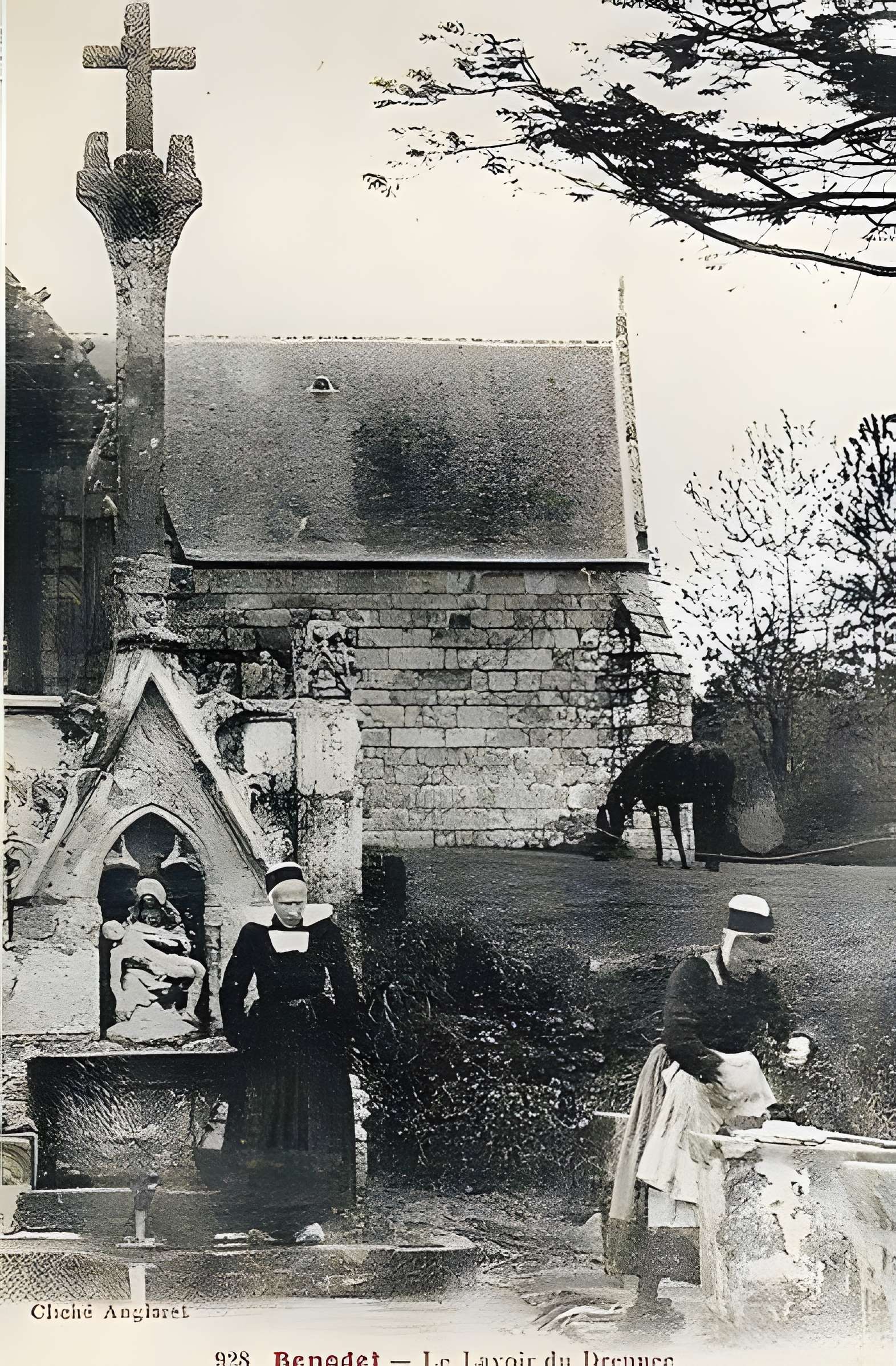 Fontaine et calvaire du Drennec de Clohars-Fouesnant