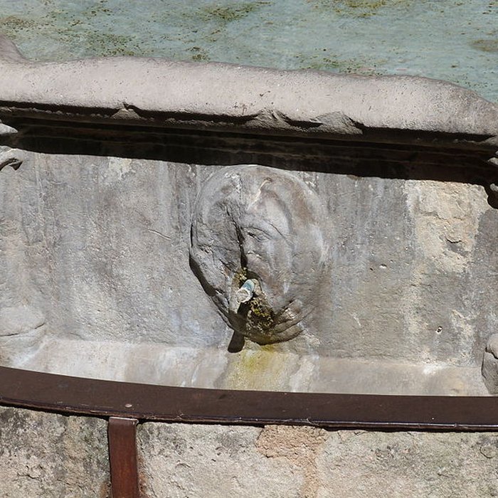 Photo de Fontaine monolithe de Villefranche-de-Rouergue
