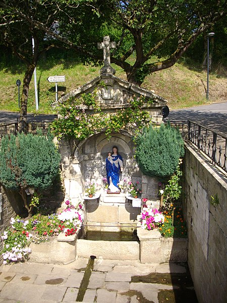 Fontaine Notre-Dame-du-Roncier de Josselin
