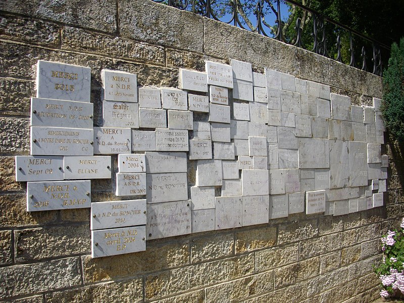 Fontaine Notre-Dame-du-Roncier de Josselin