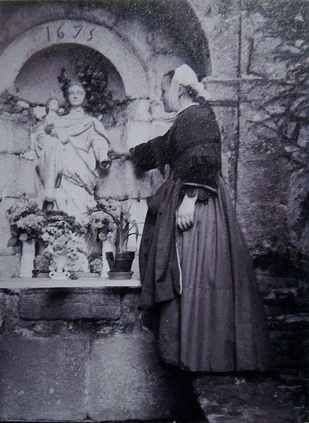 Fontaine Notre-Dame-du-Roncier de Josselin