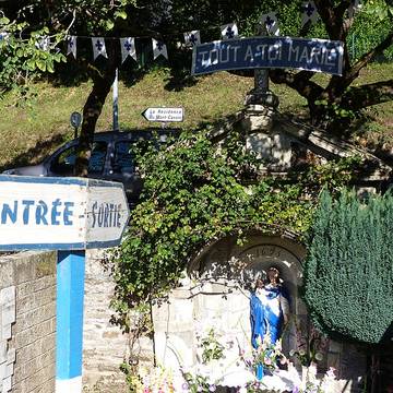 Fontaine Notre-Dame-du-Roncier de Josselin