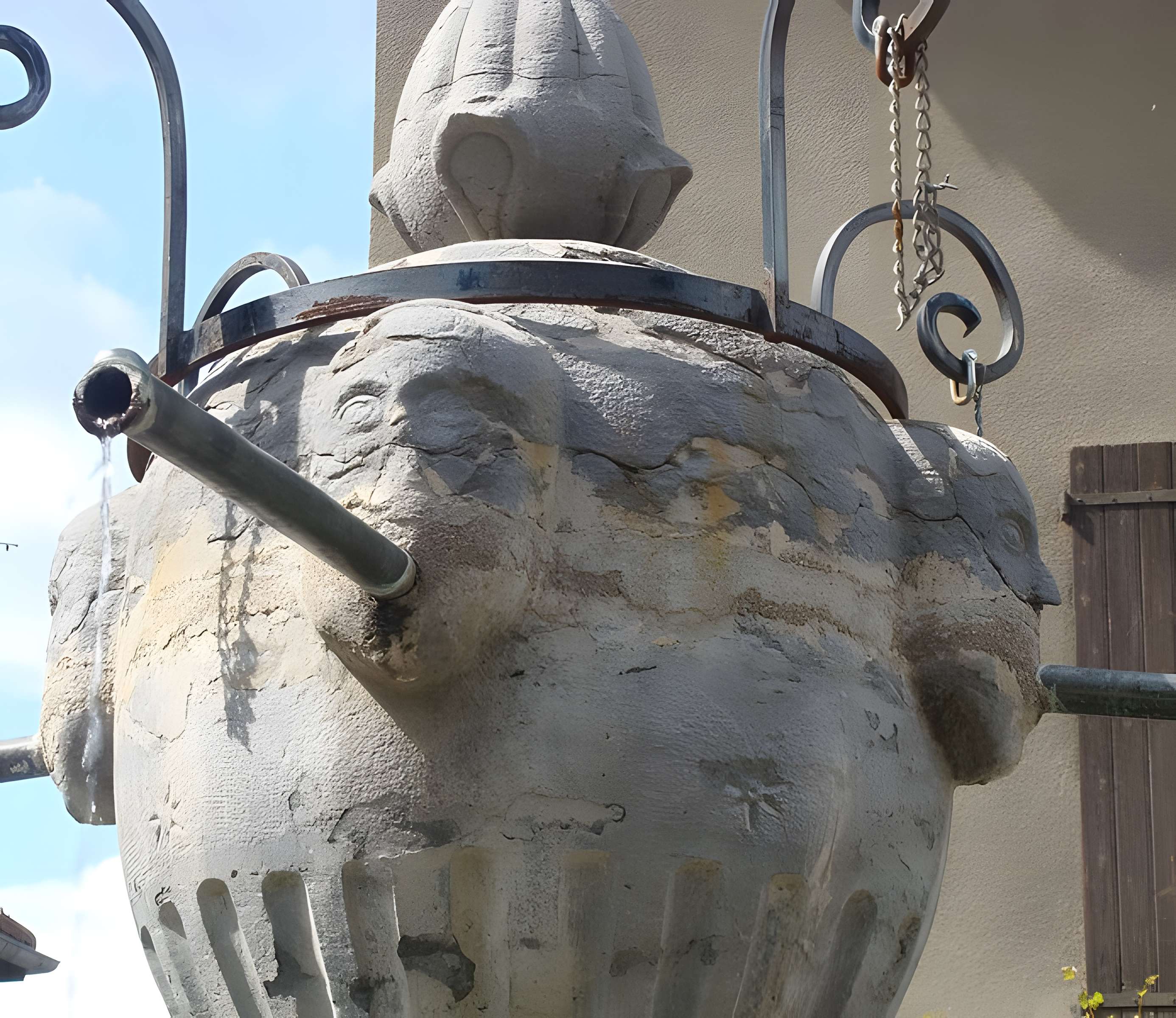 Fontaine Place de la Halle à Mens