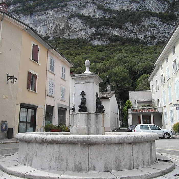 Photo de Fontaine Place de la République de Sassenage