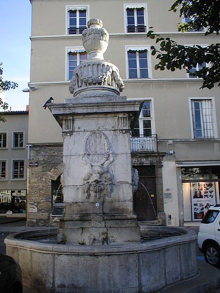 Photo de Fontaine Place de l'Hôtel-de-Ville de Vienne