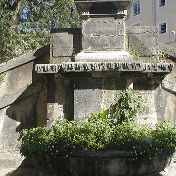 Fontaine Place Jouvenet de Vienne