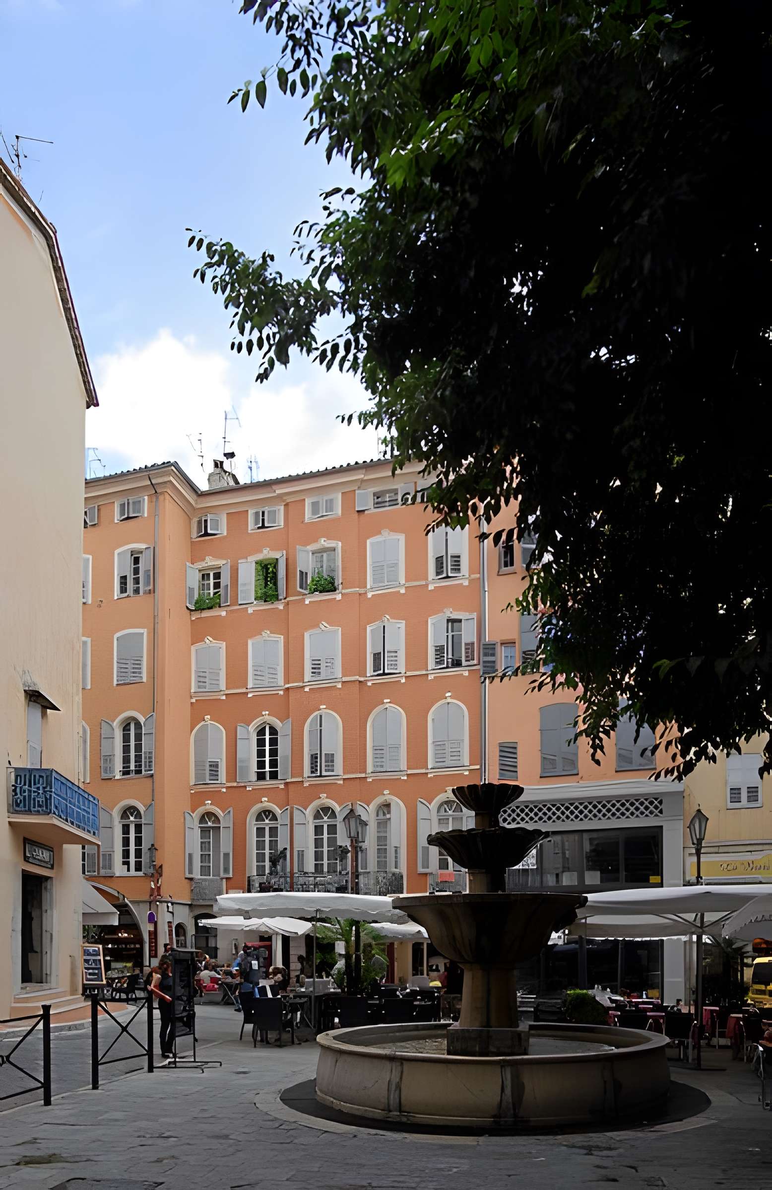 Fontaine publique de Grasse 