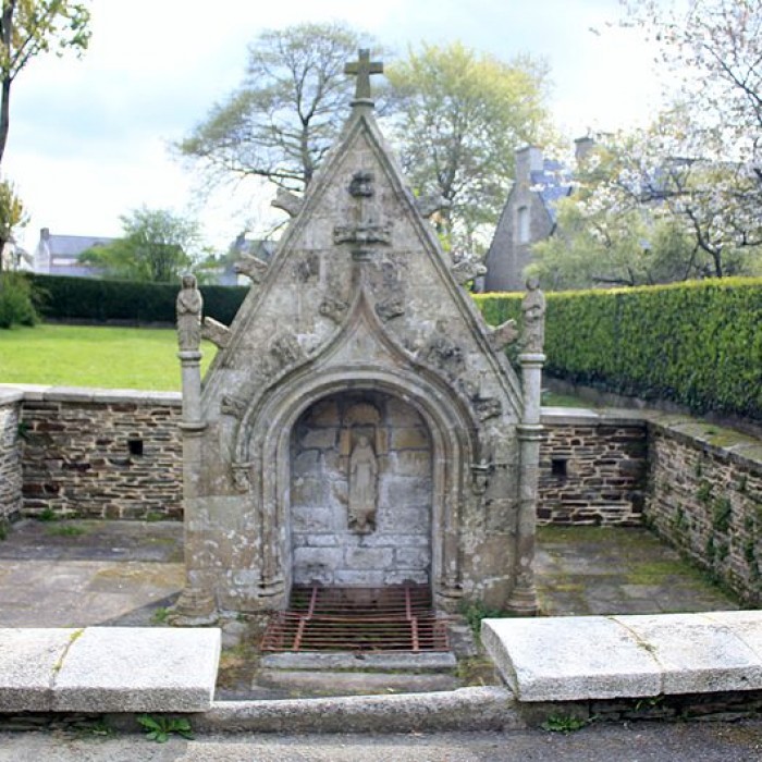 Photo de Fontaine Sainte-Julitte et son enceinte