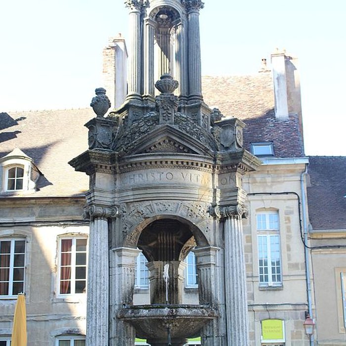 Photo de Fontaine Saint-Lazare dAutun