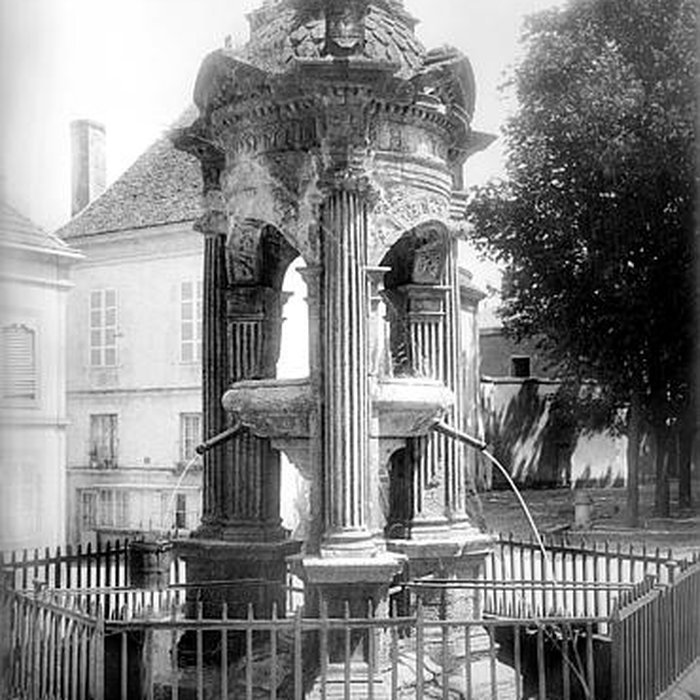 Photo de Fontaine Saint-Lazare dAutun