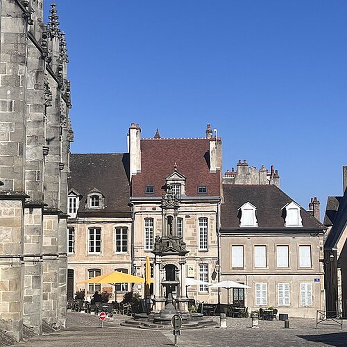 Photo de Fontaine Saint-Lazare dAutun