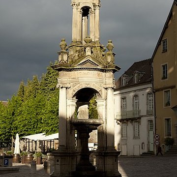 Fontaine Saint-Lazare dAutun