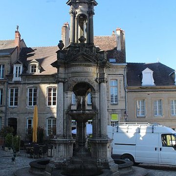 Fontaine Saint-Lazare dAutun