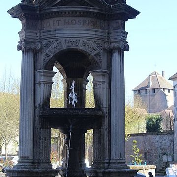 Fontaine Saint-Lazare dAutun