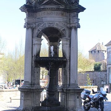 Fontaine Saint-Lazare dAutun