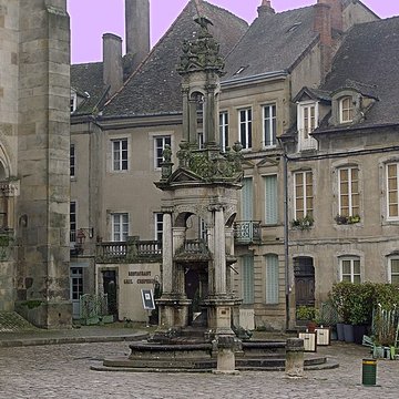 Fontaine Saint-Lazare dAutun