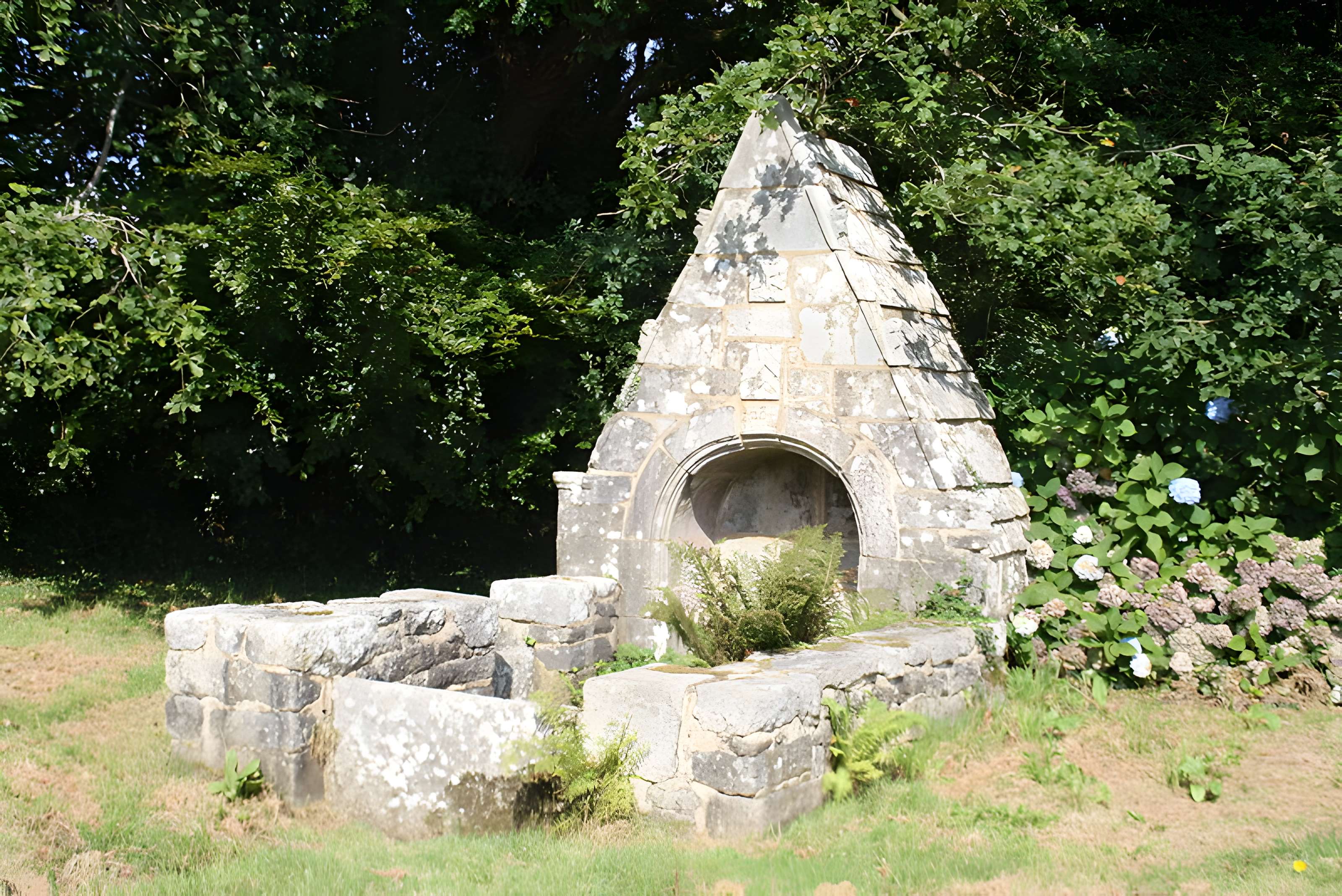 Fontaine Saint-Nicolas de Malguénac
