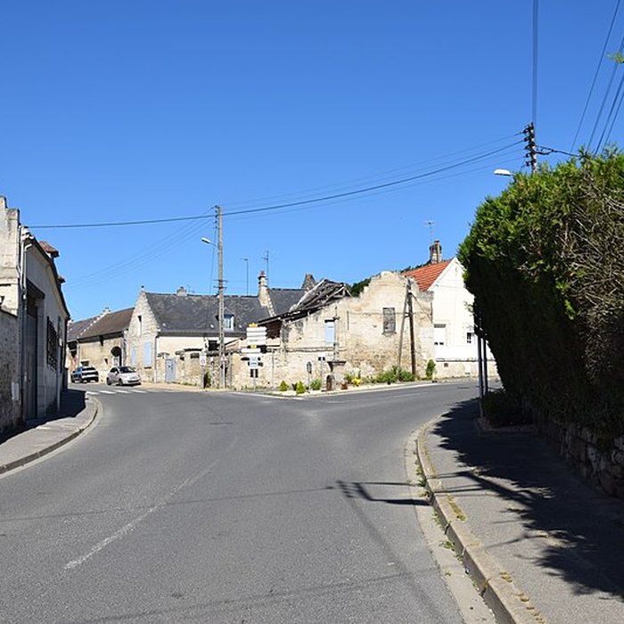 Photo de Fontaine-calvaire de Berneuil-sur-Aisne