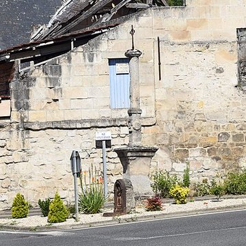 Fontaine-calvaire de Berneuil-sur-Aisne