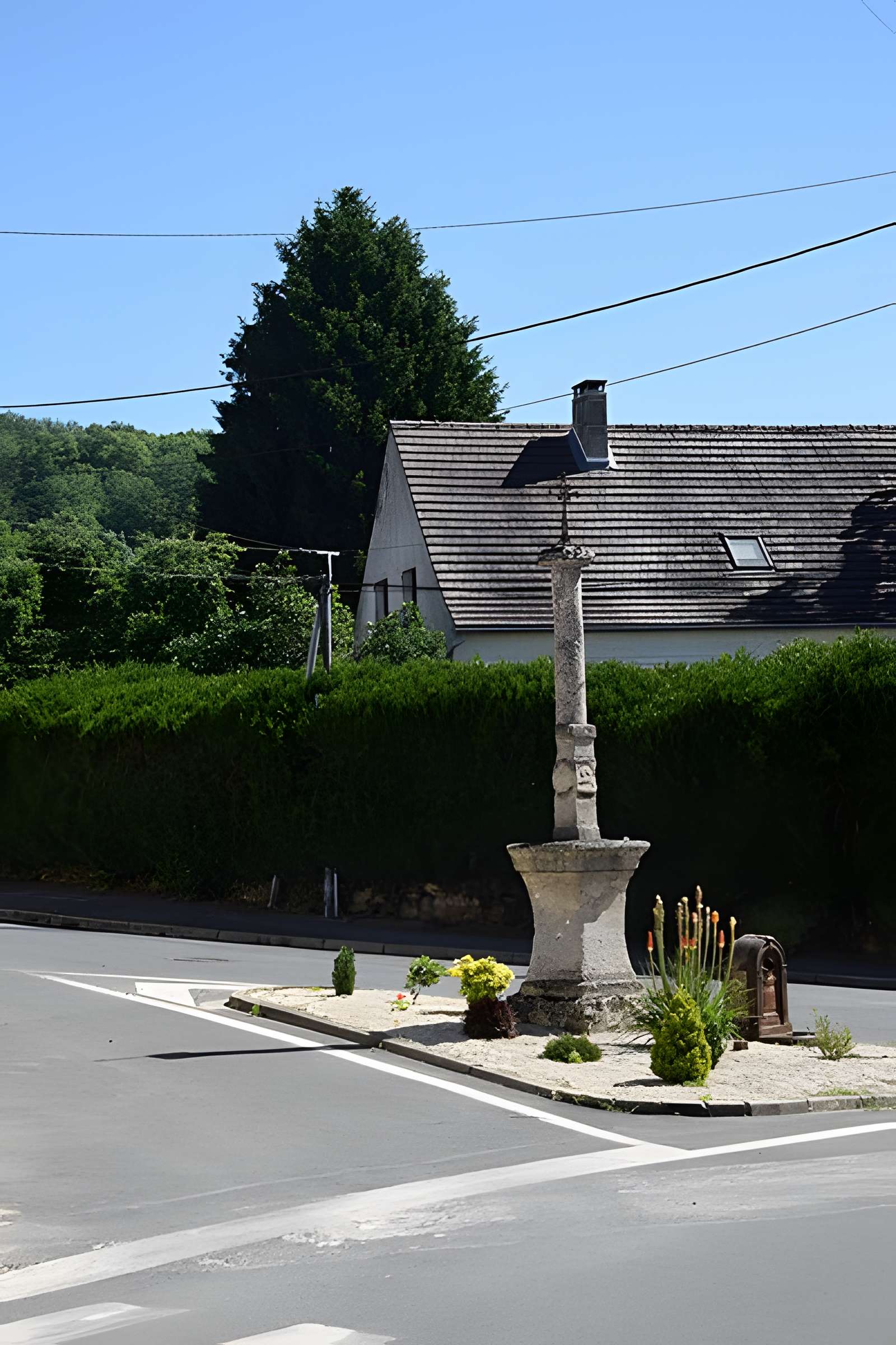 Fontaine-calvaire de Berneuil-sur-Aisne