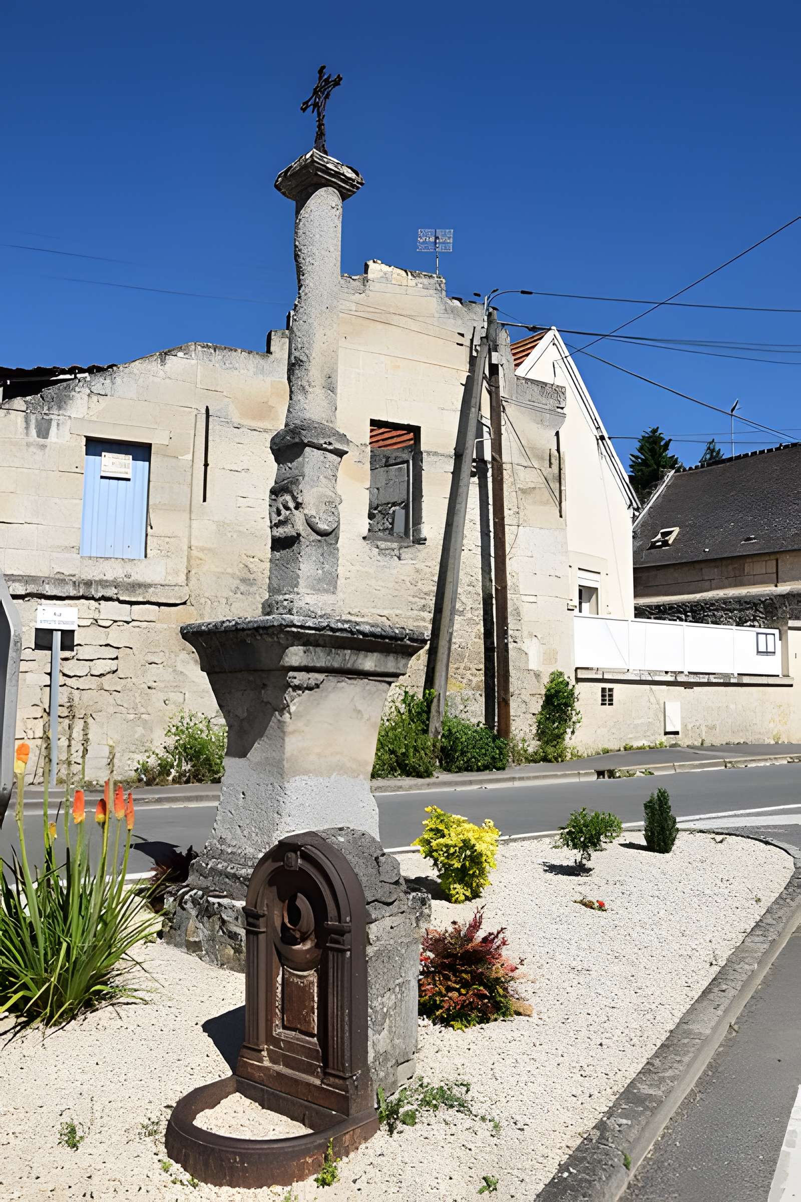 Fontaine-calvaire de Berneuil-sur-Aisne