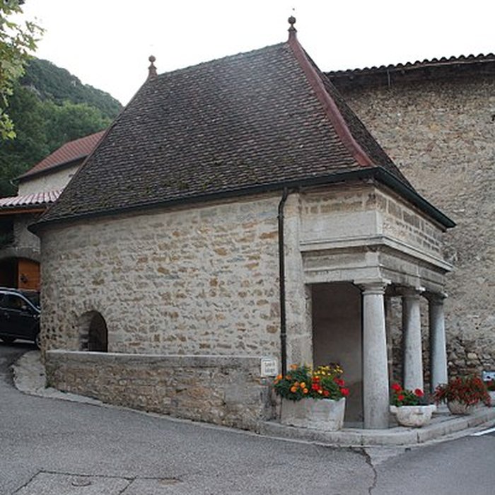 Photo de Fontaine-lavoir de Collonges à Saint-Sorlin-en-Bugey