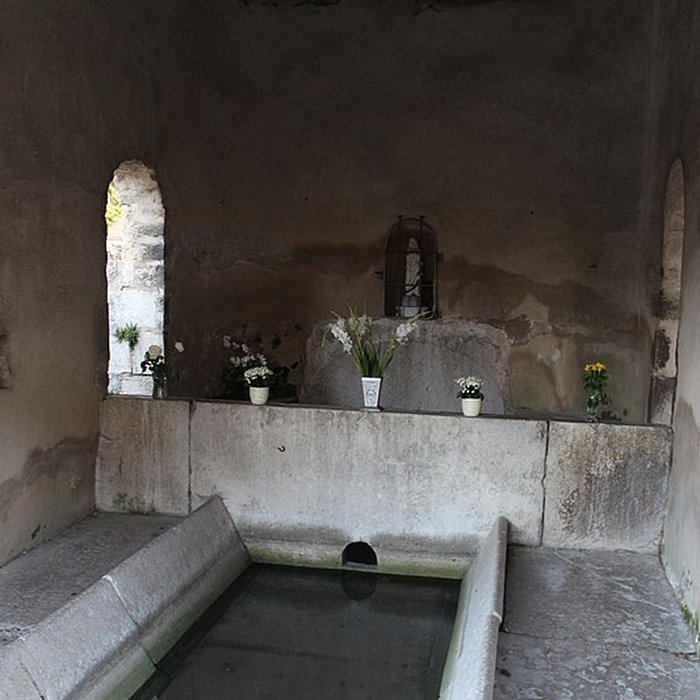 Photo de Fontaine-lavoir de Collonges à Saint-Sorlin-en-Bugey